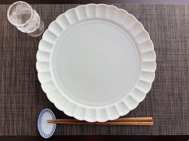 亀甲文菊割皿 しん窯青花匠 限定商品