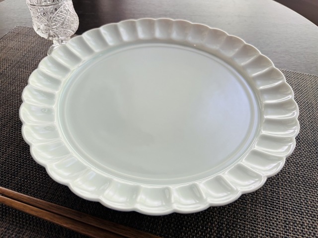 亀甲文菊割皿 しん窯青花匠 限定商品